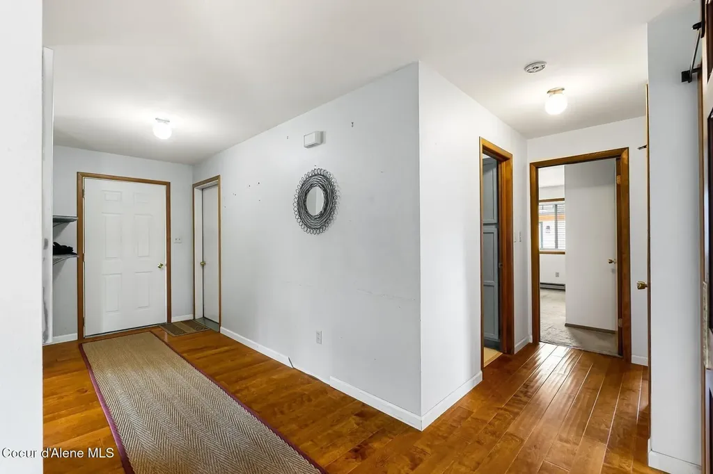 1711 Poplar Sandpoint ID 83864
