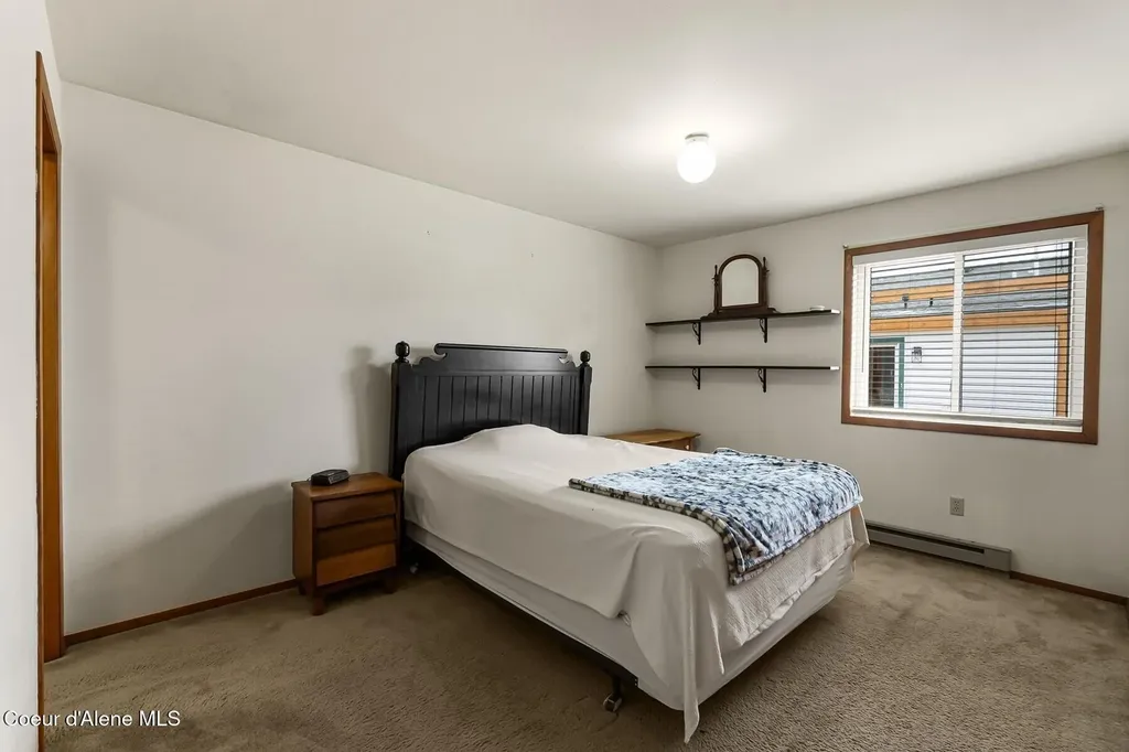 1711 Poplar Sandpoint ID 83864