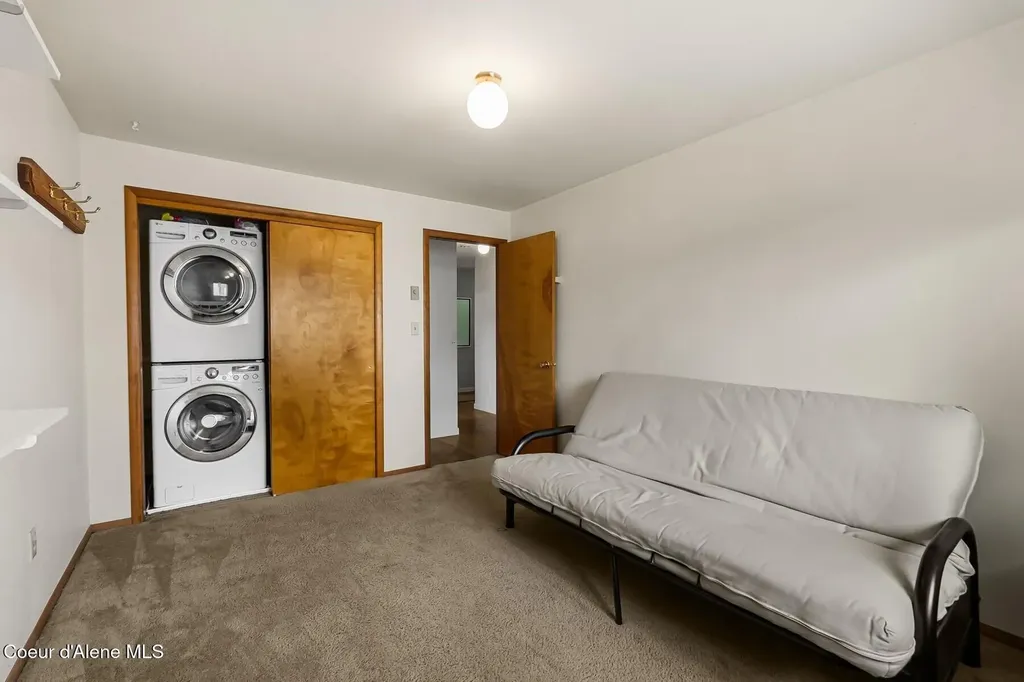 1711 Poplar Sandpoint ID 83864