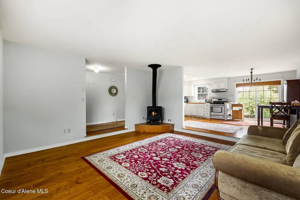 1711 Poplar Sandpoint ID 83864