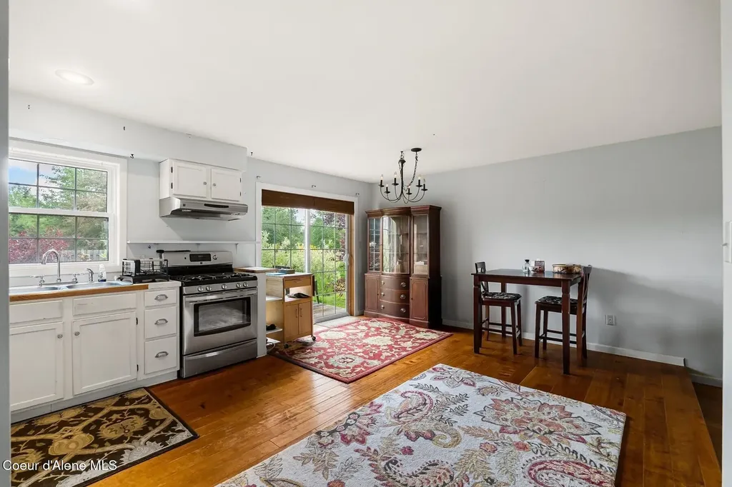 1711 Poplar Sandpoint ID 83864