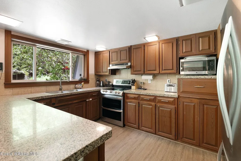 272 Hidden Spring Road Sandpoint ID 83864