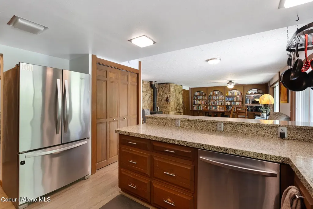 272 Hidden Spring Road Sandpoint ID 83864
