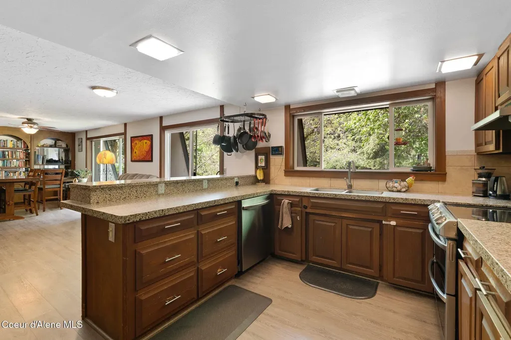 272 Hidden Spring Road Sandpoint ID 83864