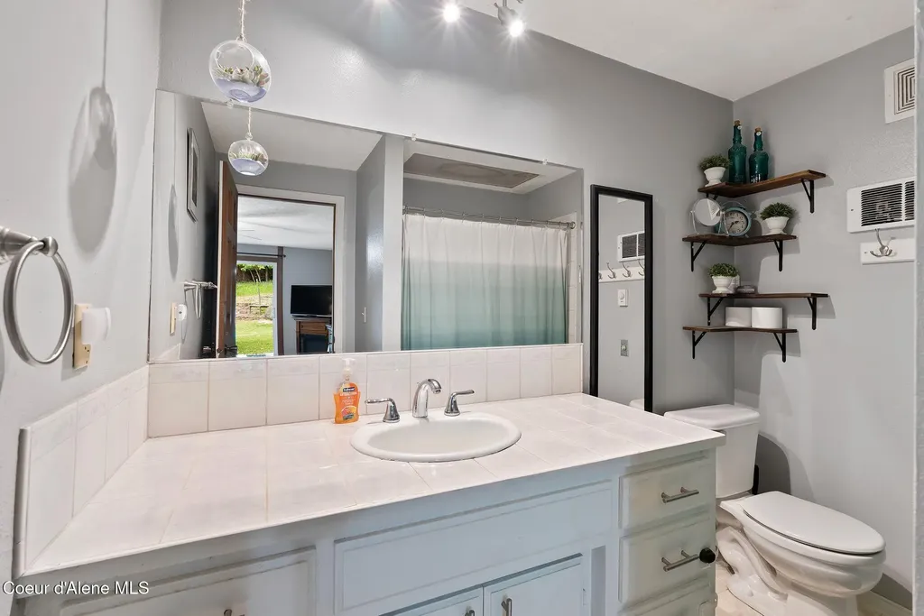 272 Hidden Spring Road Sandpoint ID 83864