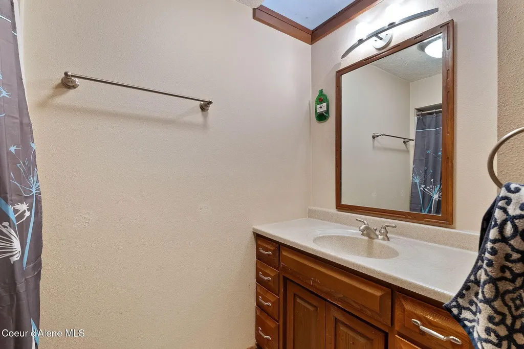 272 Hidden Spring Road Sandpoint ID 83864