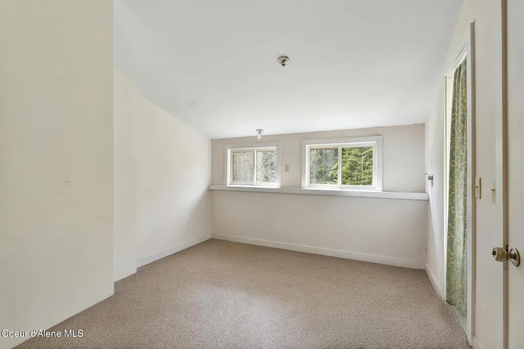 272 Hidden Spring Road Sandpoint ID 83864