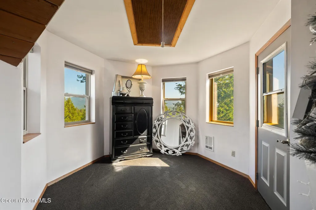 299 Oak Terrace Creek Cocolalla ID 83813