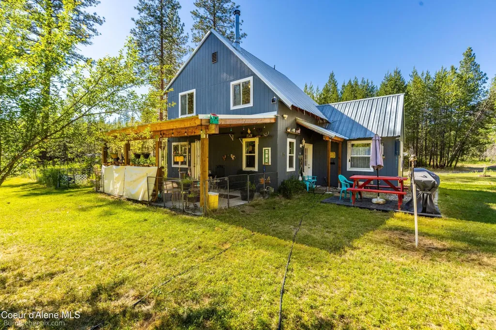 89 Jada Drive Blanchard ID 83804
