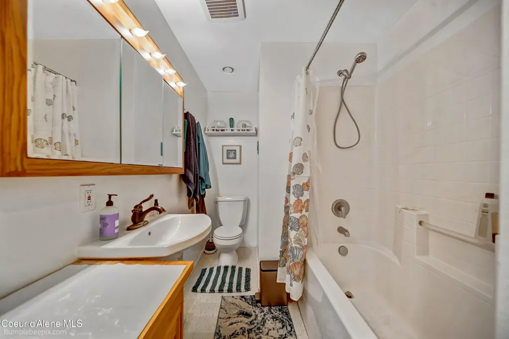 89 Jada Drive Blanchard ID 83804