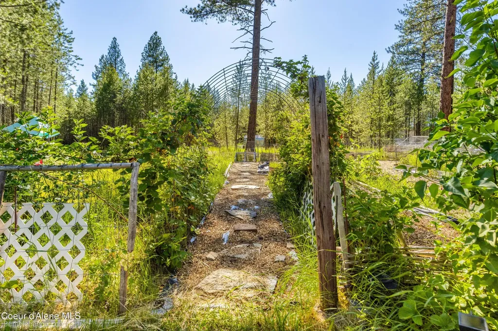 89 Jada Drive Blanchard ID 83804
