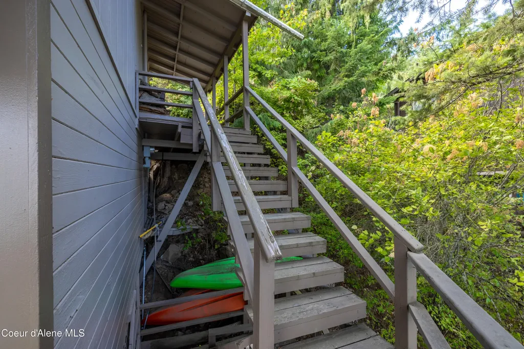 815 W Edgewater Court Worley ID 83876