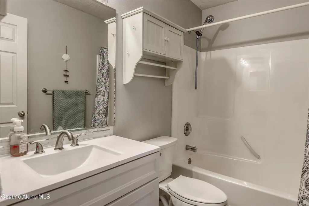 5372 W Hedgewood Avenue Post Falls ID 83854