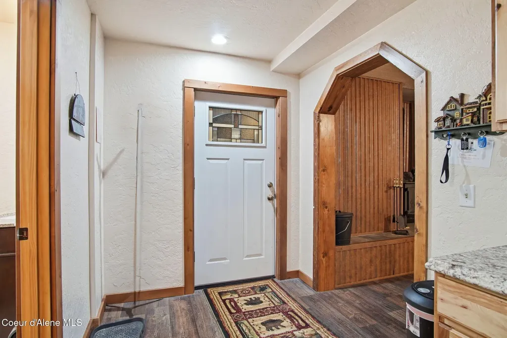 527 Creekside Drive Priest Lake ID 83856