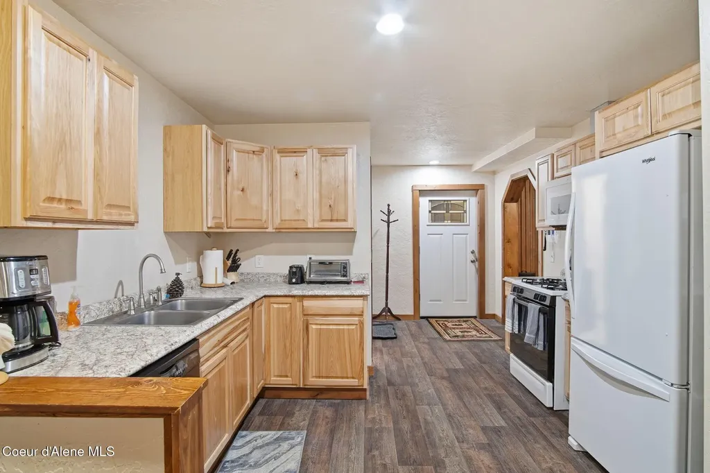 527 Creekside Drive Priest Lake ID 83856