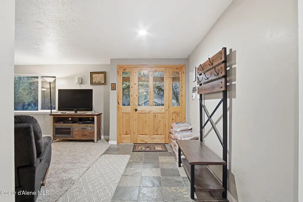 527 Creekside Drive Priest Lake ID 83856
