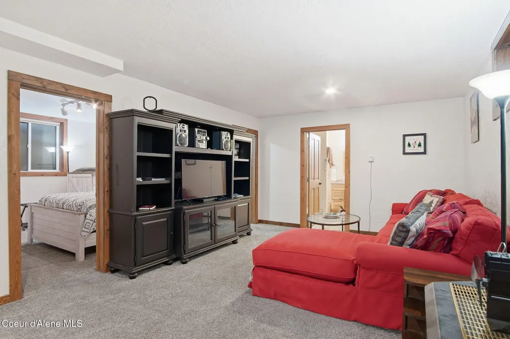 527 Creekside Drive Priest Lake ID 83856