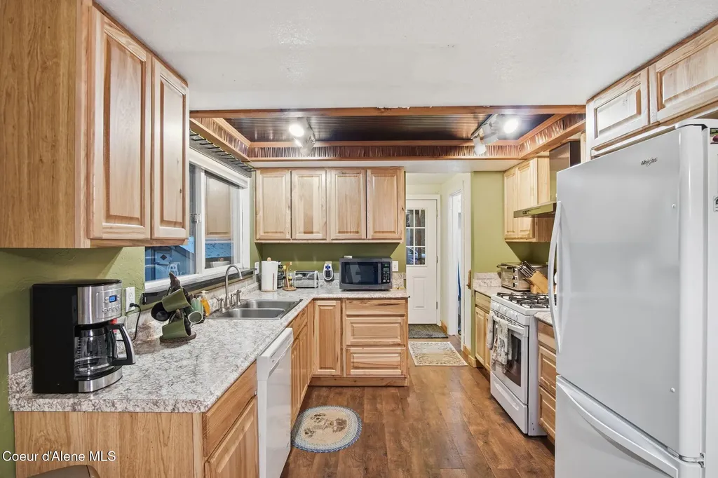 527 Creekside Drive Priest Lake ID 83856