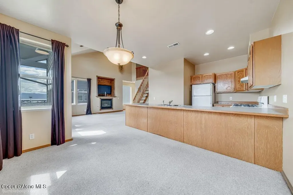 46700 E Highway 200 Hope ID 83836