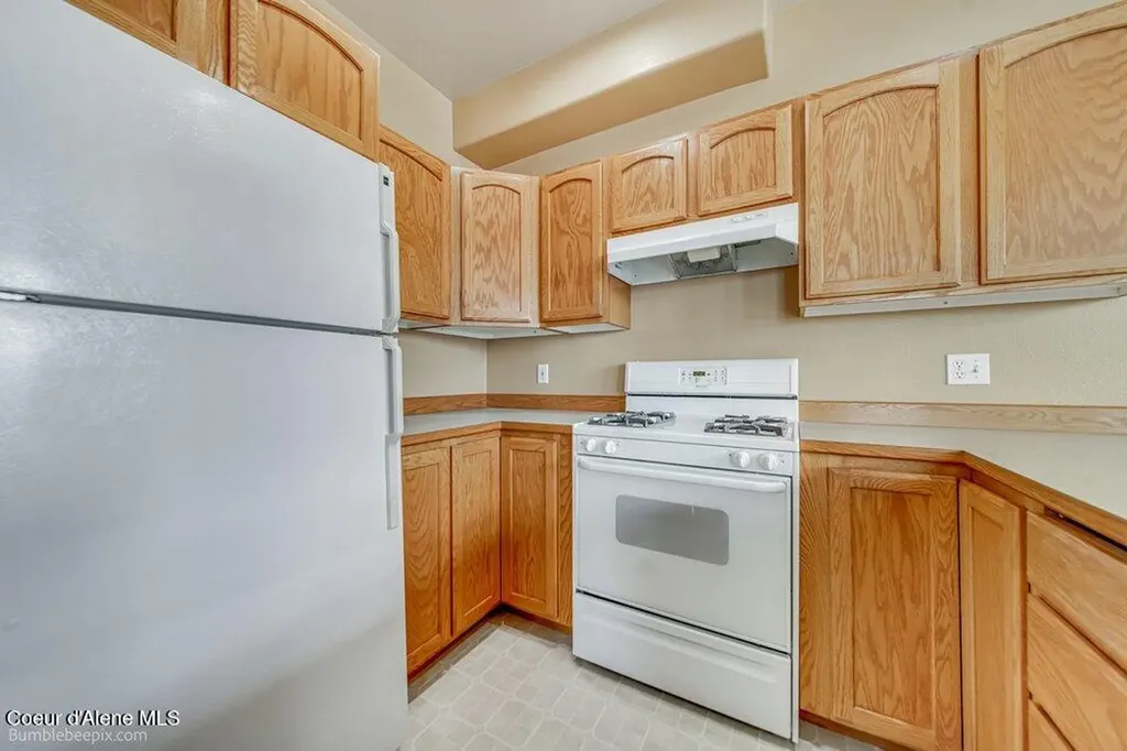 46700 E Highway 200 Hope ID 83836