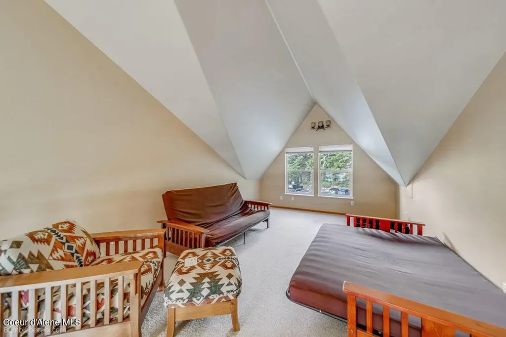 46700 E Highway 200 Hope ID 83836