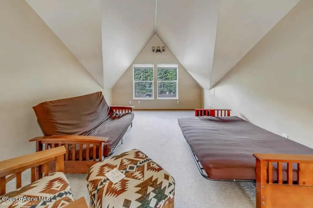 46700 E Highway 200 Hope ID 83836
