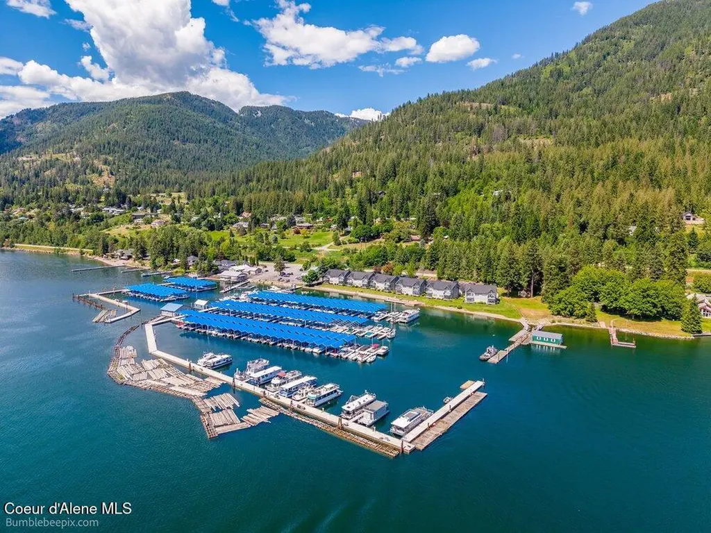 46700 E Highway 200 Hope ID 83836