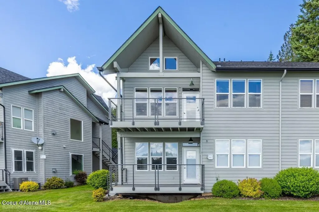 46700 E Highway 200 Hope ID 83836