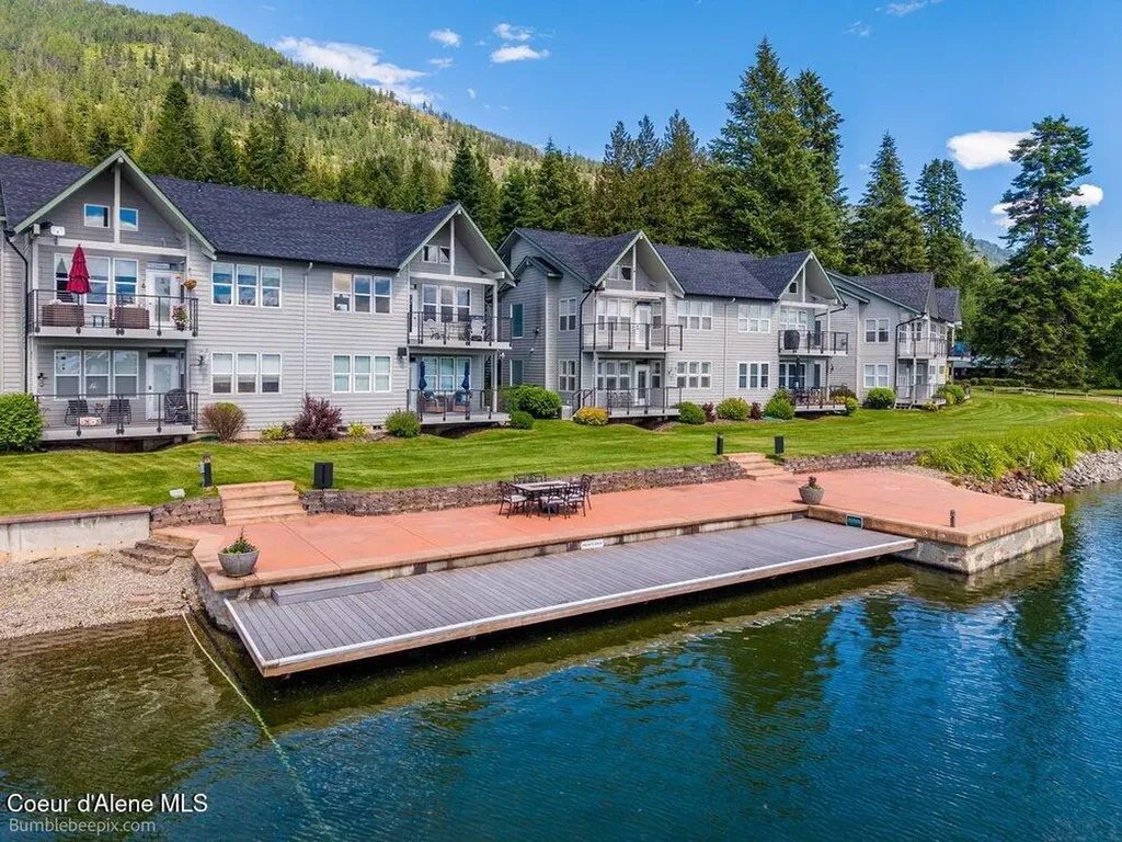 46700 E Highway 200 Hope ID 83836