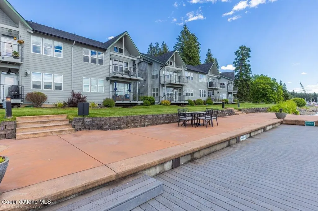 46700 E Highway 200 Hope ID 83836