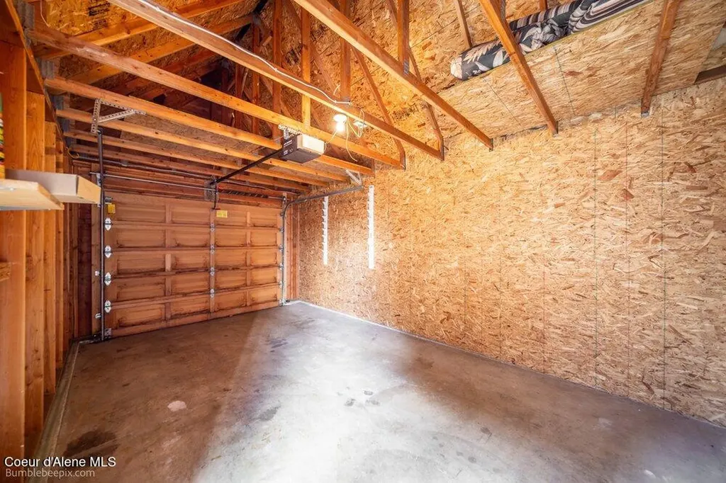 46700 E Highway 200 Hope ID 83836