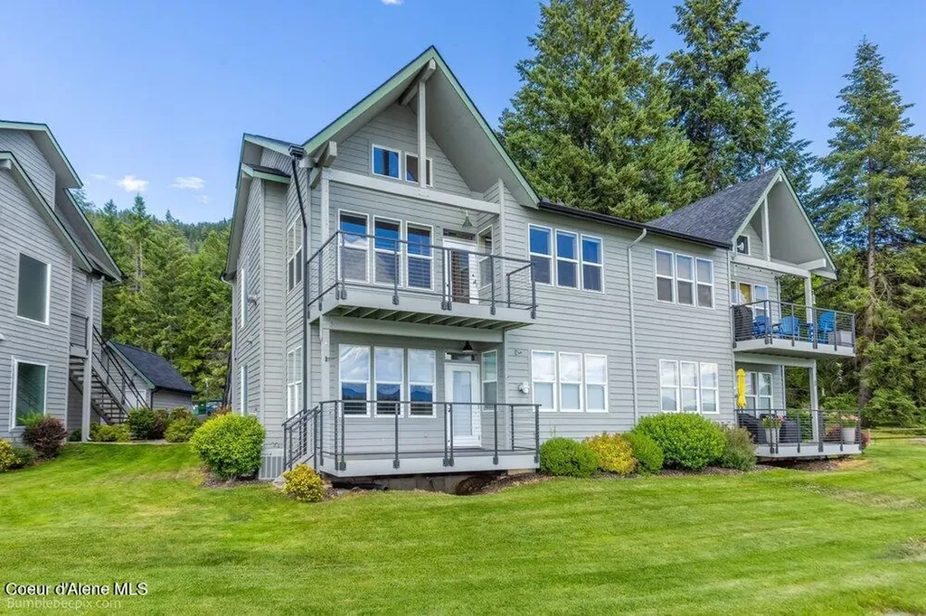 46700 E Highway 200 Hope ID 83836