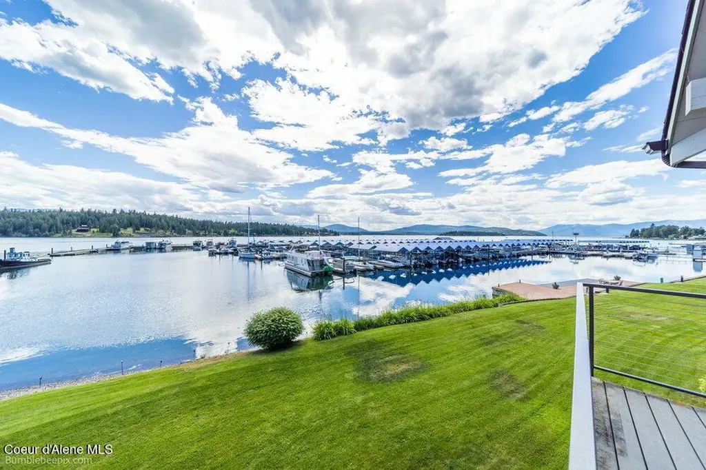 46700 E Highway 200 Hope ID 83836