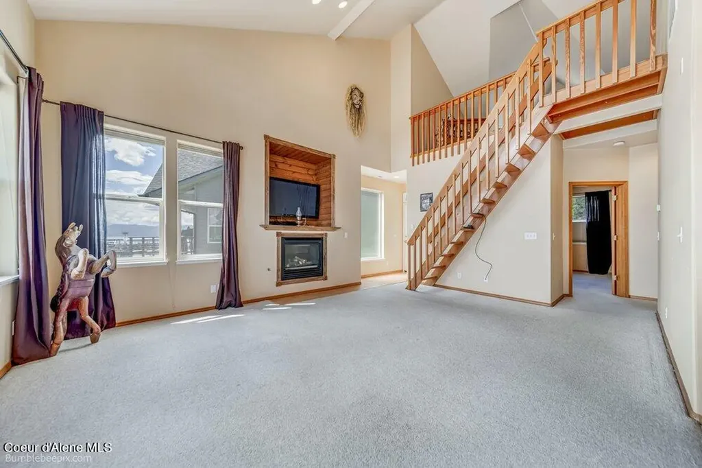 46700 E Highway 200 Hope ID 83836