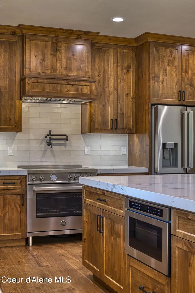 4450 Dufort Road Sagle ID 83860