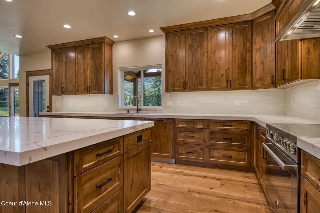 4450 Dufort Road Sagle ID 83860