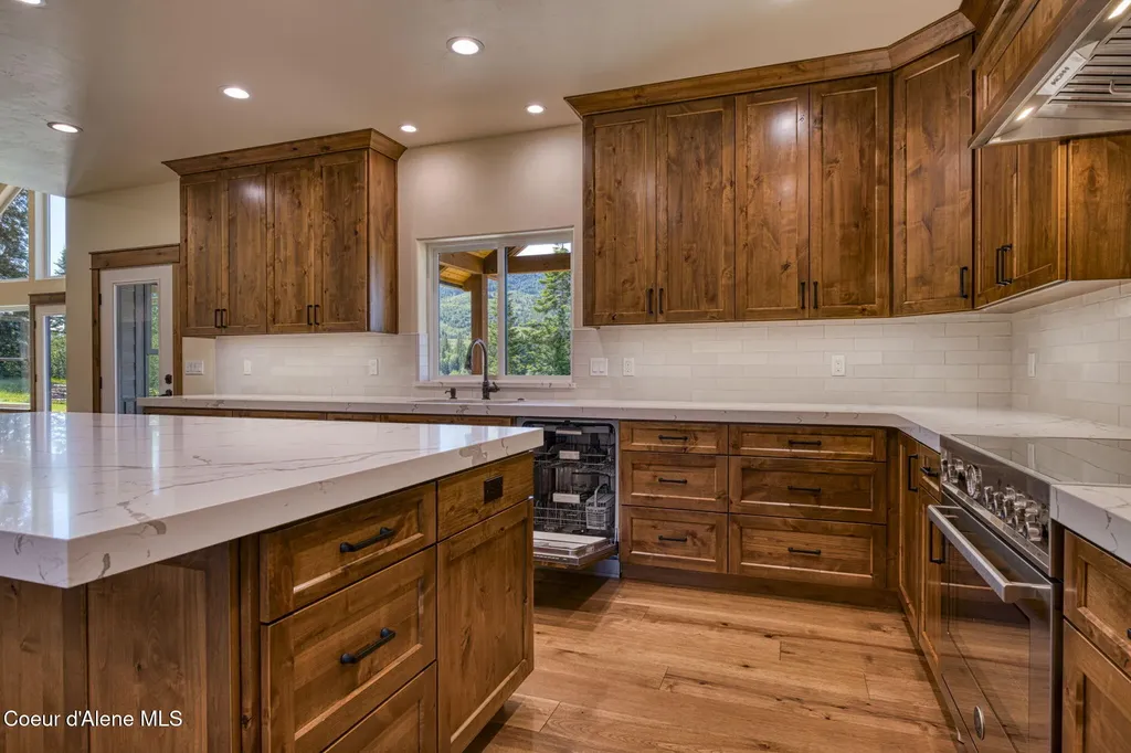 4450 Dufort Road Sagle ID 83860