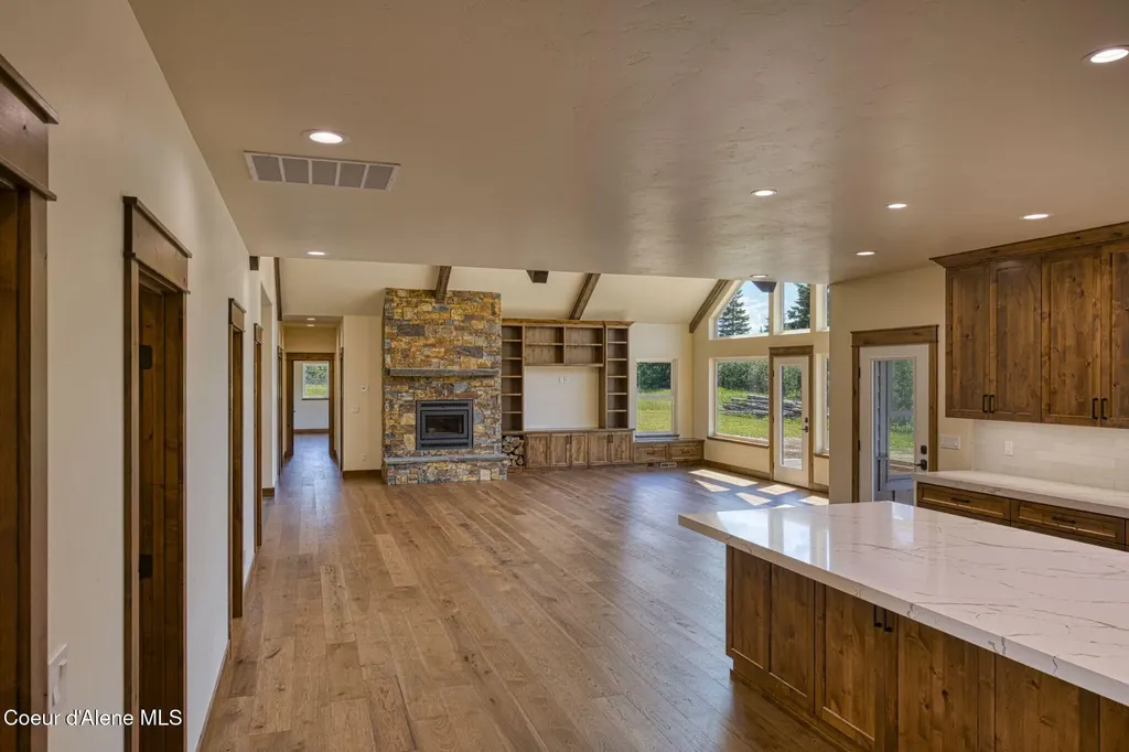 4450 Dufort Road Sagle ID 83860