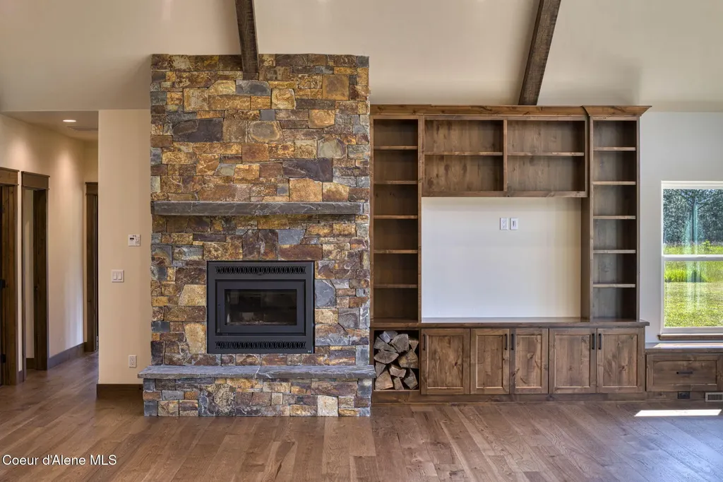4450 Dufort Road Sagle ID 83860