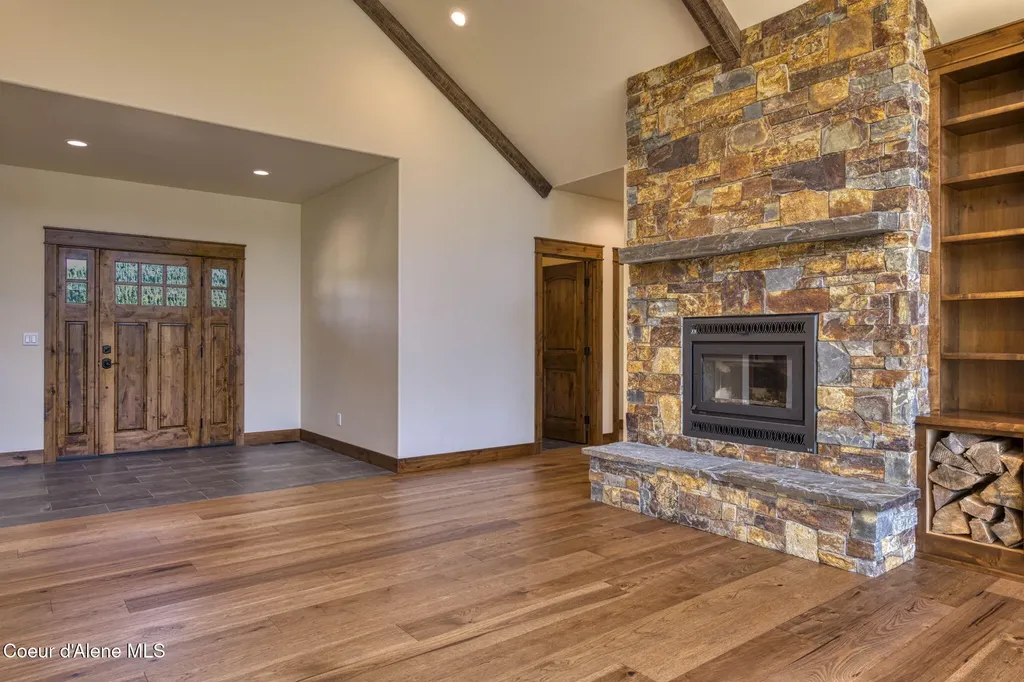 4450 Dufort Road Sagle ID 83860