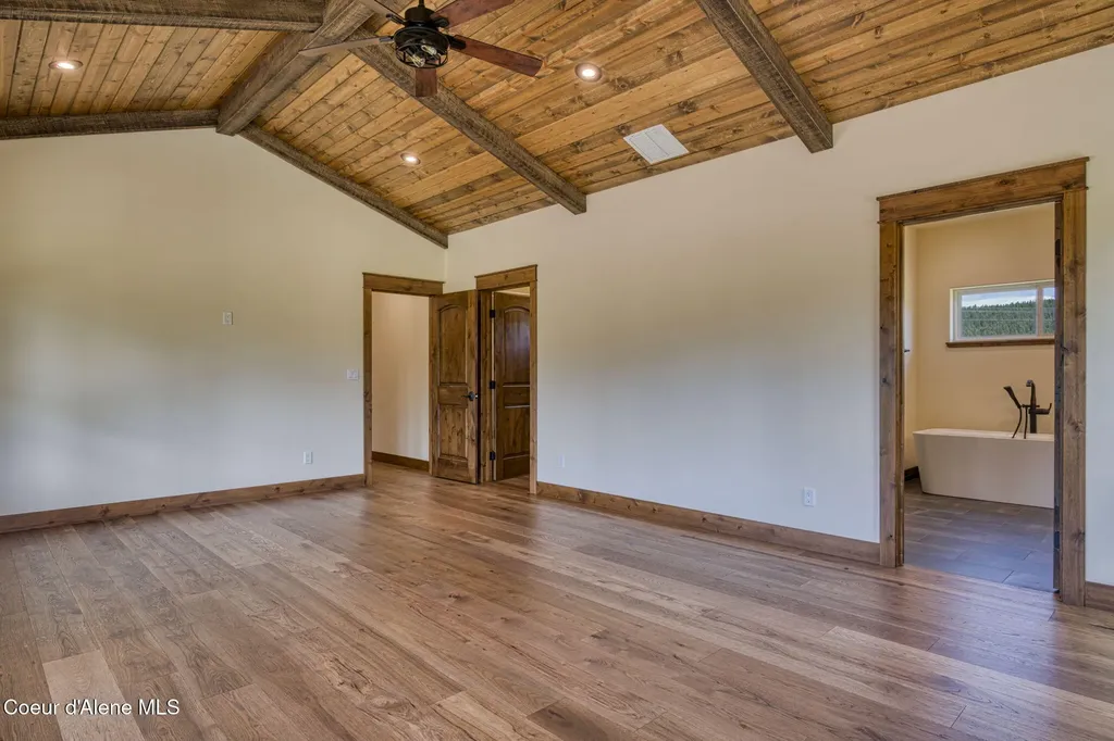 4450 Dufort Road Sagle ID 83860