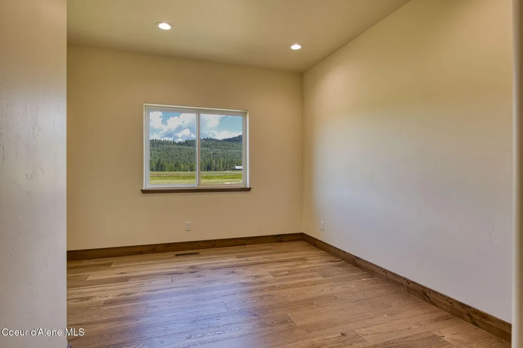 4450 Dufort Road Sagle ID 83860