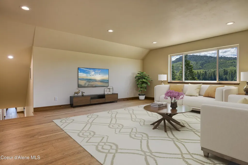 4450 Dufort Road Sagle ID 83860