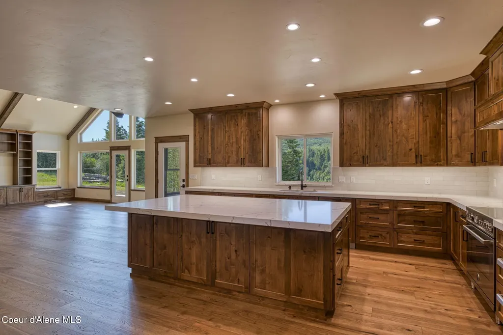 4450 Dufort Road Sagle ID 83860
