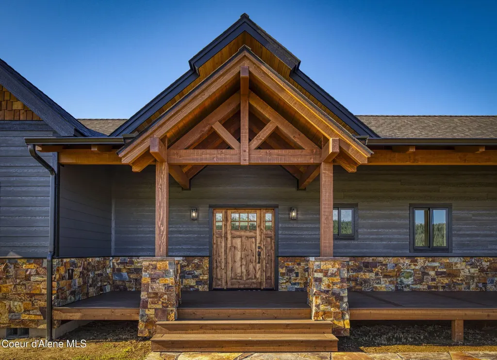 4450 Dufort Road Sagle ID 83860
