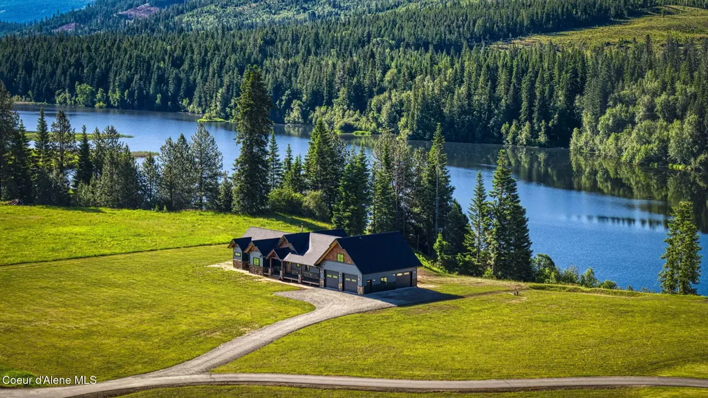 4450 Dufort Road Sagle ID 83860