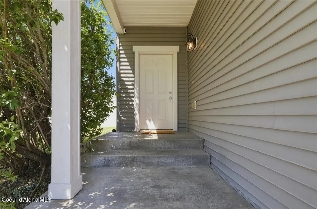 8081 N Woodworth Street Post Falls ID 83854