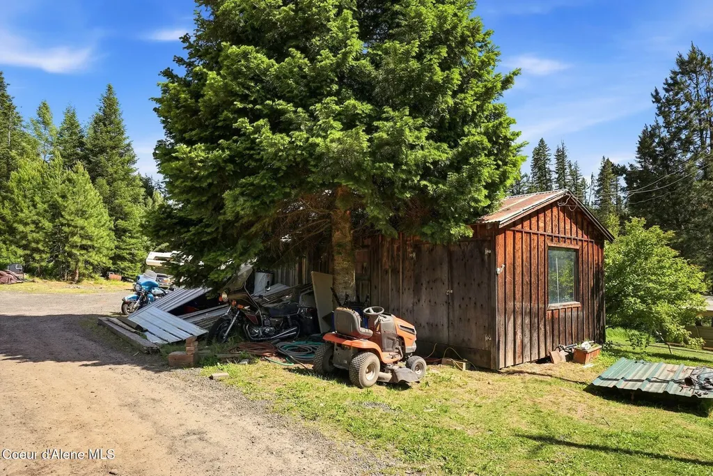 141 Brook Lane Fernwood ID 83830