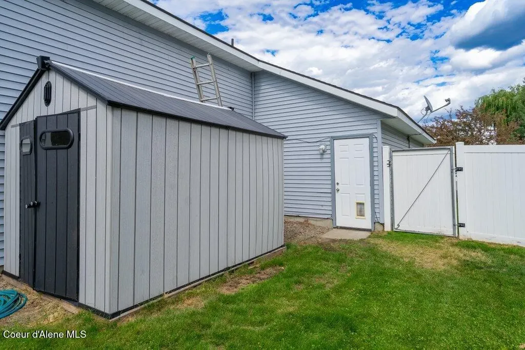2806 W Blueberry Circle Hayden ID 83835