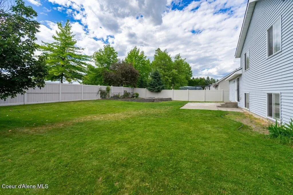 2806 W Blueberry Circle Hayden ID 83835